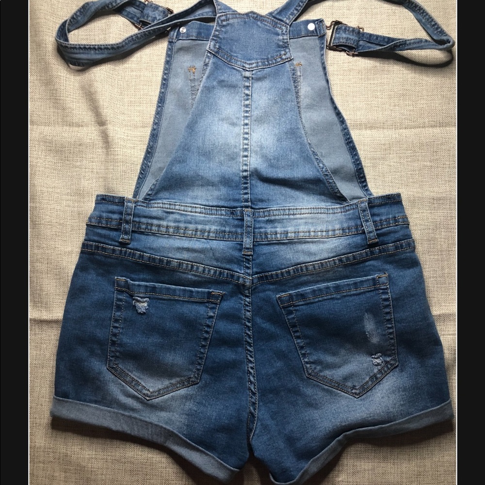 Short overalls - Picture 2 of 2